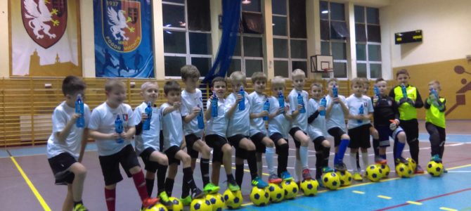 Zimowa liga żaków pod balonem w Szreniawie! Zimowa liga żaków pod balonem w Szreniawie!